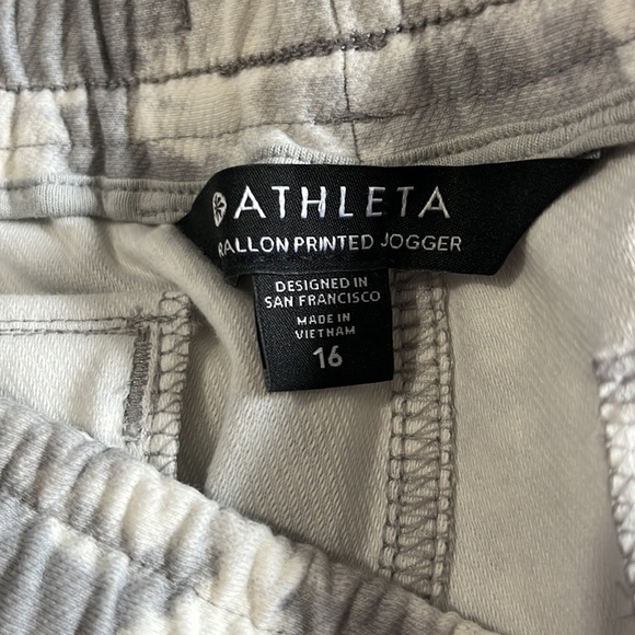 Athleta Farallon Printed Jogger Size 16. NWT - Picture 7 of 10
